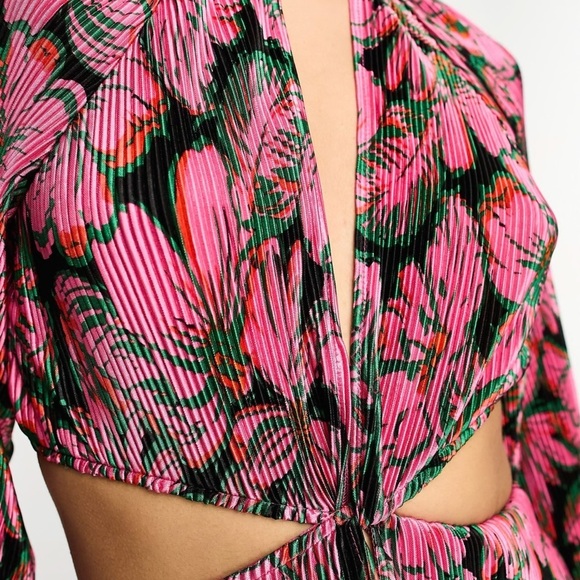 ASOS Plisse Volume Sleeve Maxi Dress - Picture 4 of 10